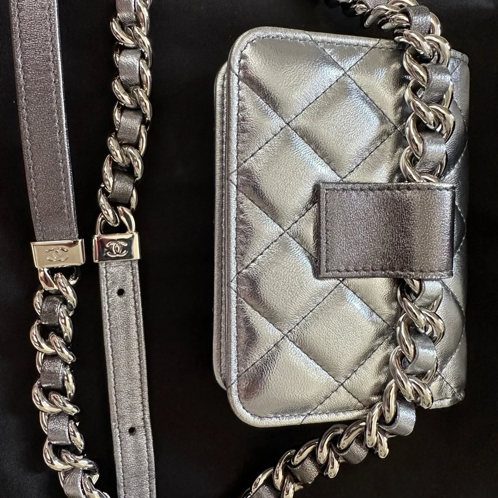 Chanel Coco Punk metallic silver ombré leather Belt bag. CHANEL - Picture 3 of 13
